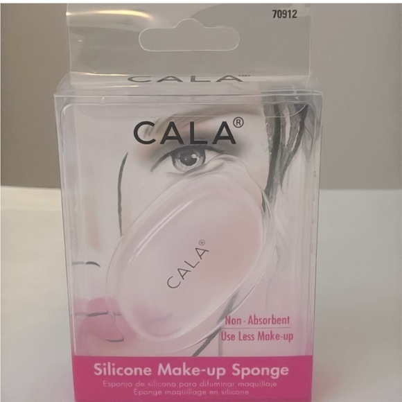 3/$15 🍥 Cala Silicone Makeup Sponge – Non-Absorbent - Picture 1 of 4